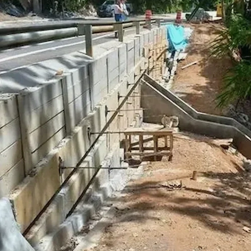 Conception de murs de soutènement à Caen : s'adapter au calcaire et aux vallées encaissées